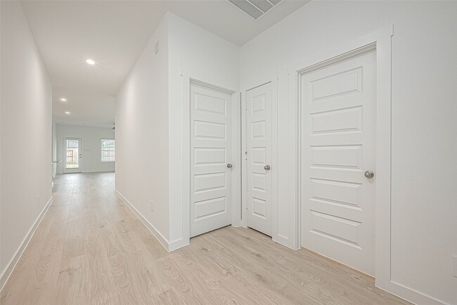 Building Photo - 4939 Pne Hvn Ln