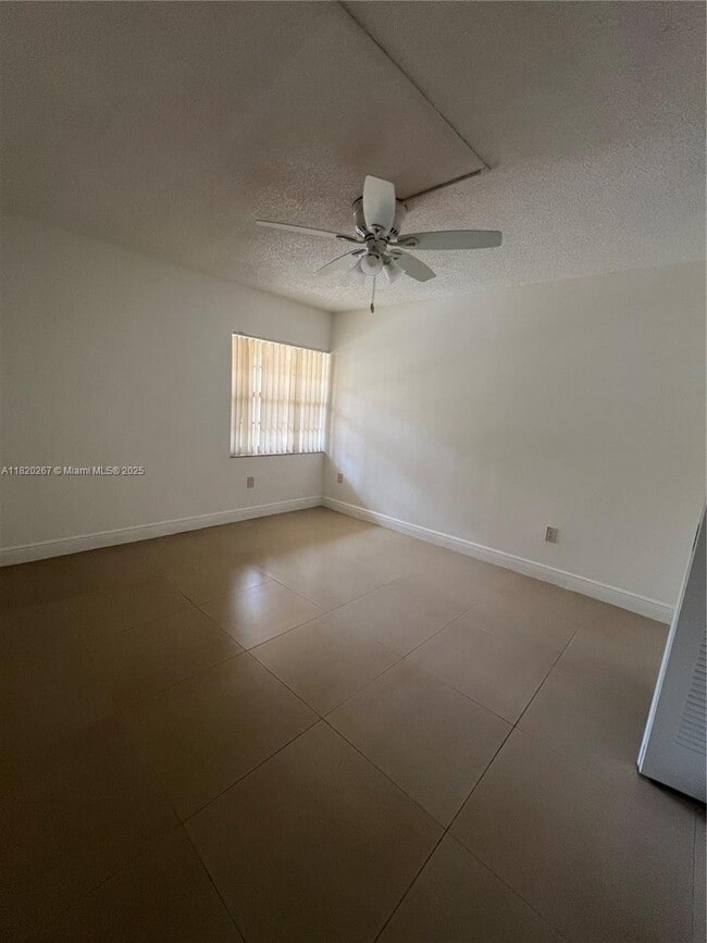 Building Photo - 9310 W Flagler St