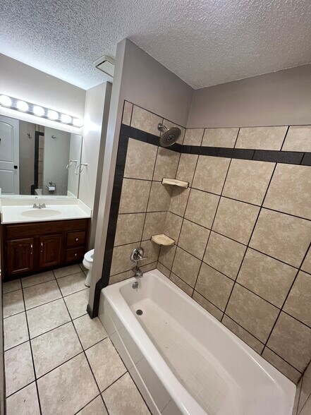 Building Photo - 8303 N Everton