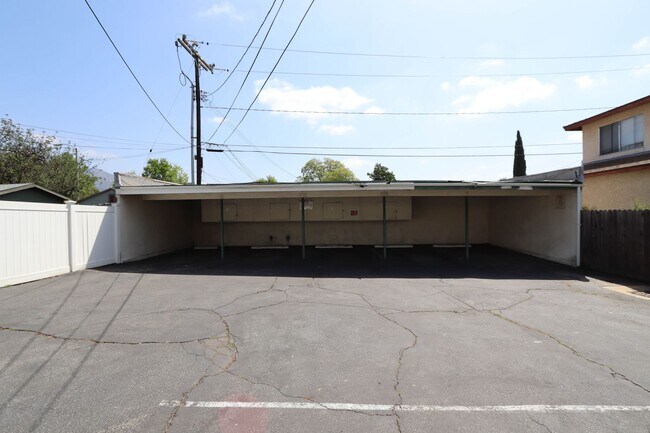 Building Photo - 460 Vista Ave