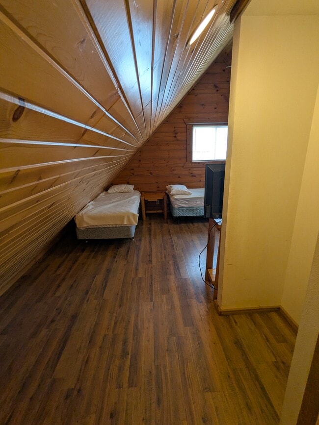 Building Photo - 721 Skatepark Court