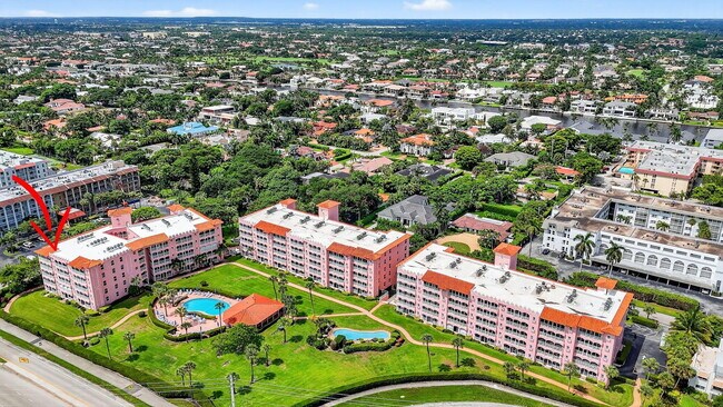 Building Photo - 1099 S Ocean Blvd