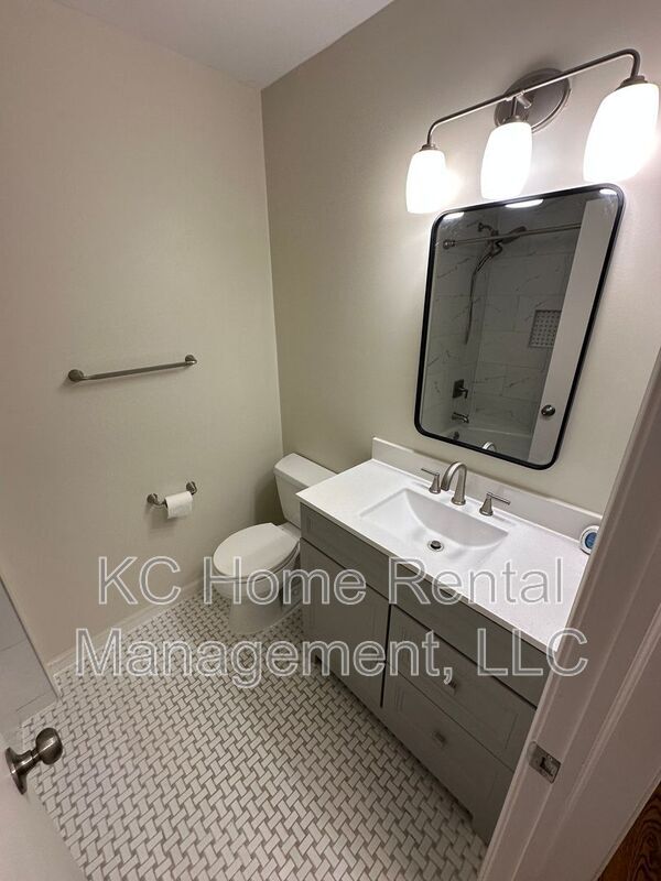 Building Photo - 8216 W 97th St