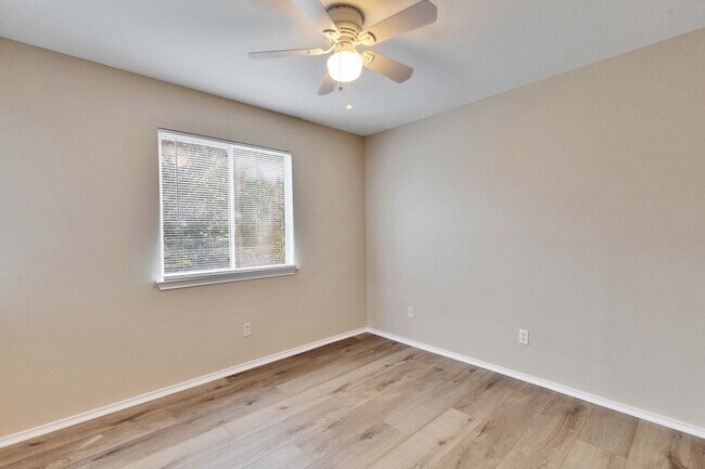 Building Photo - 14116 Harris Ridge Blvd