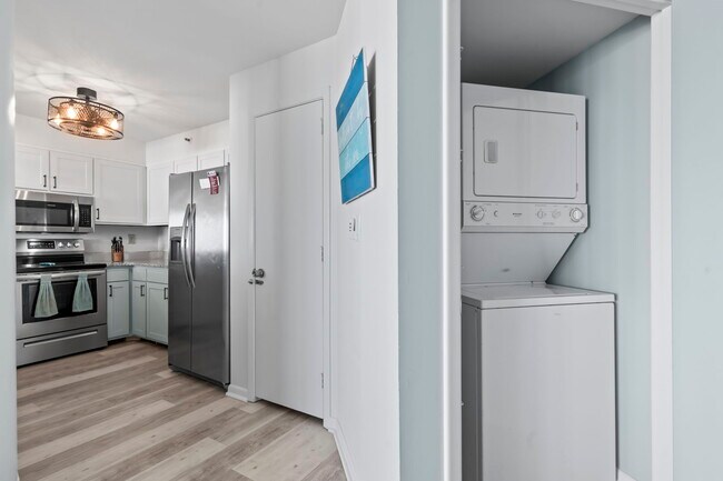 Building Photo - 1425 S Ocean Blvd