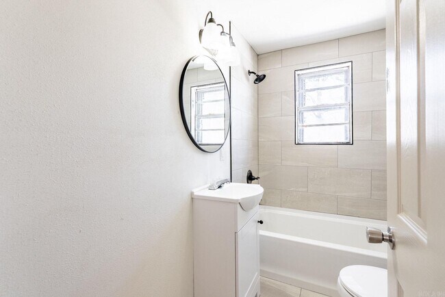 Building Photo - 511 S Grant St