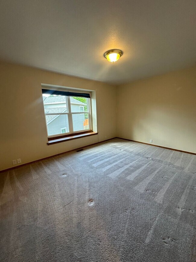 Building Photo - 7640 Lonergan Ct