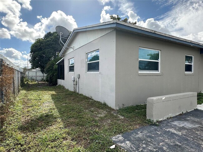 Building Photo - 5002 NW 189th Terrace