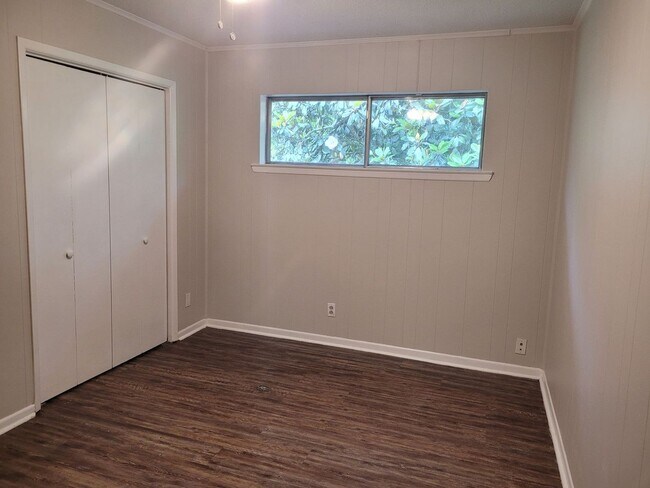 Building Photo - 3602 Missionaire Ave
