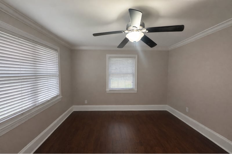 Building Photo - 1976 Lynnwood Dr