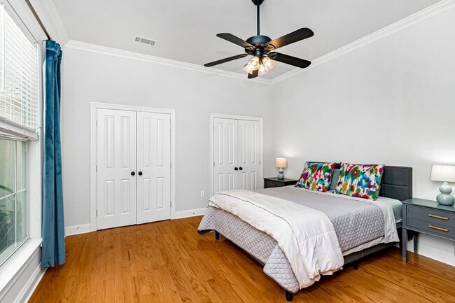 Building Photo - Fully Furnished 2 Bed / 2 Bath with Garage & Courtyard in Village St. George