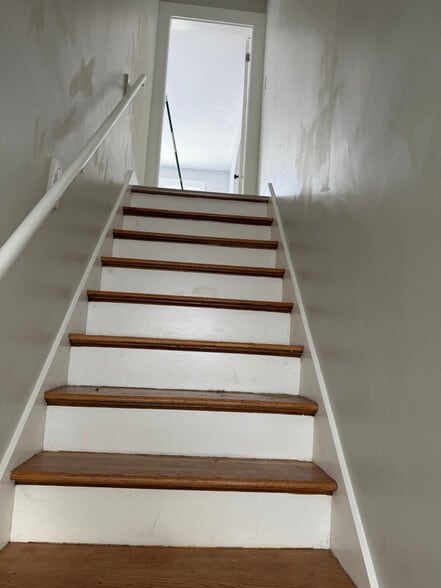 Building Photo - 61 Woodlawn St