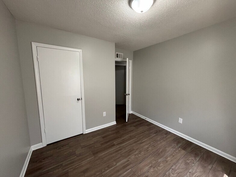 Building Photo - 5293 Beaverton Dr