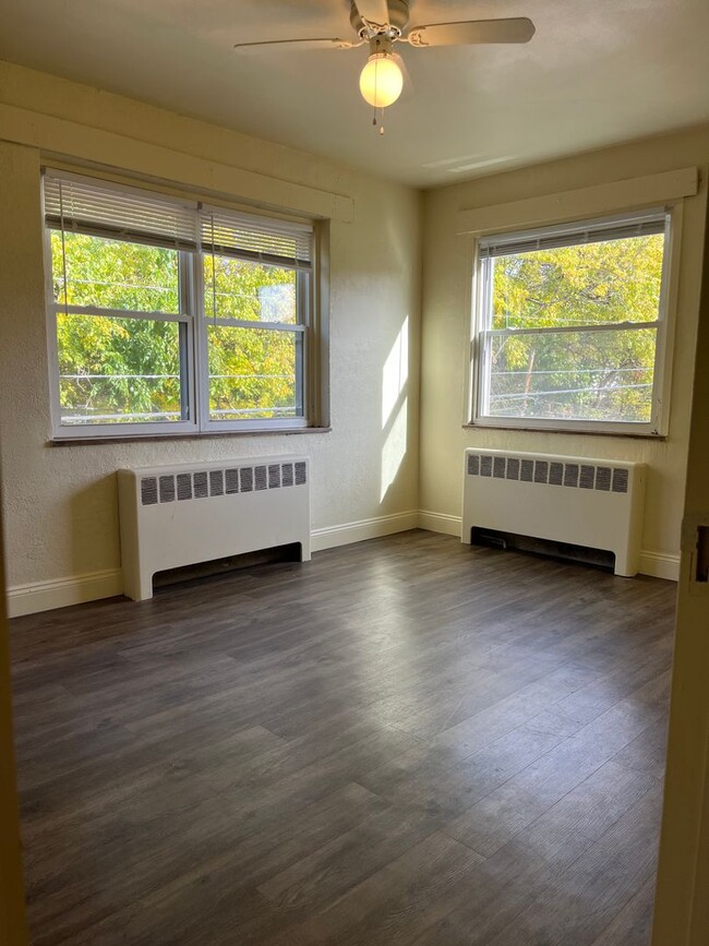 Building Photo - 414 E Lincoln Ave