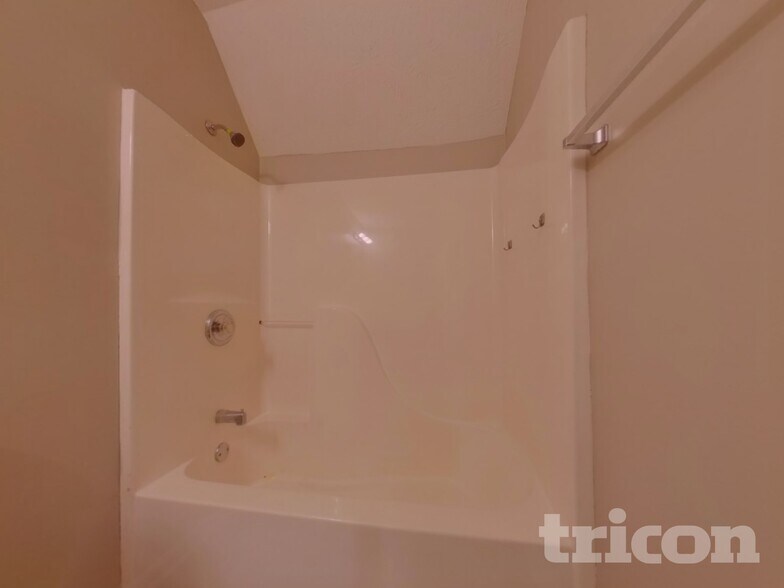 Building Photo - 10 Quarry Ct