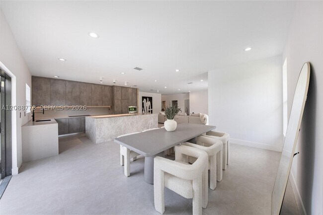 Building Photo - 12790 SW 91 Ave