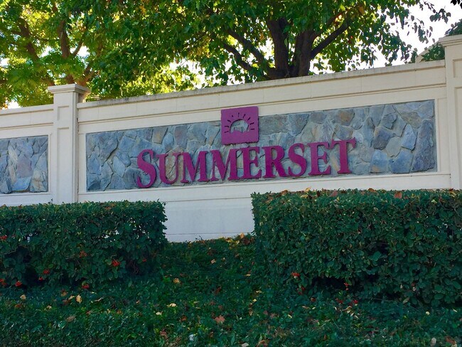 Building Photo - Duet in Summerset 1 (55+)