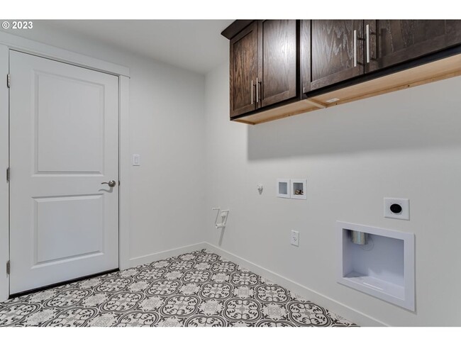 Building Photo - 3-Bedroom 2-Bathroom home close in Springf...