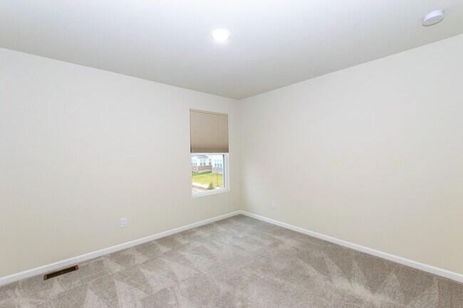 Building Photo - 717 Risdon Trail S