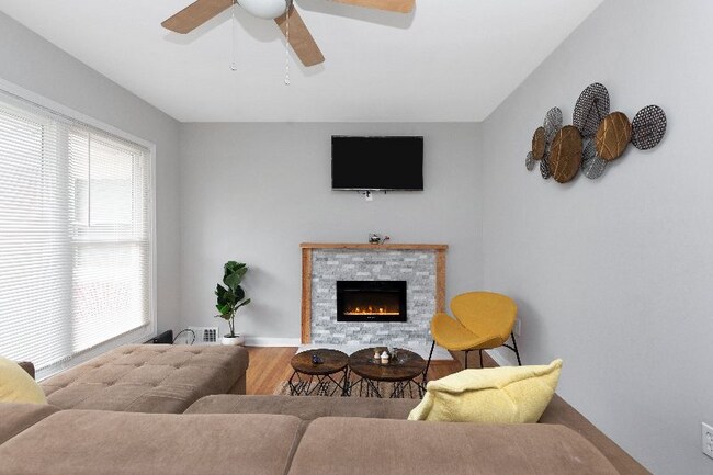 Building Photo - Smith St