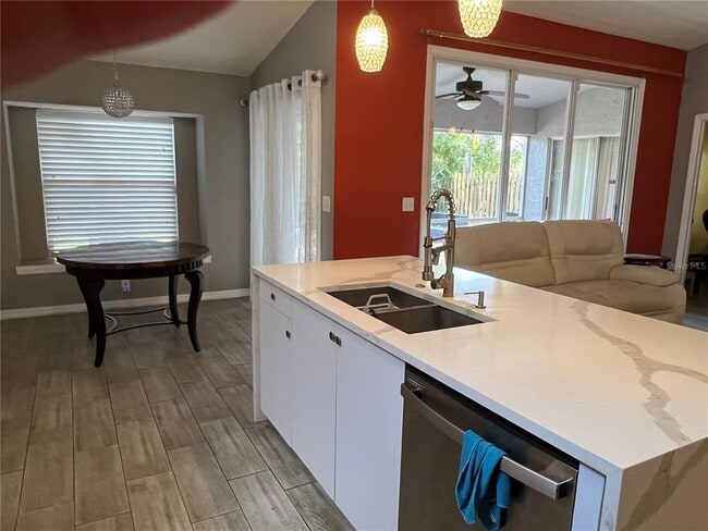 Building Photo - 3090 Pepperwood Ln W