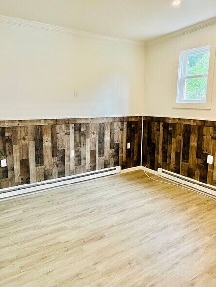 Building Photo - 1324 5th Ave