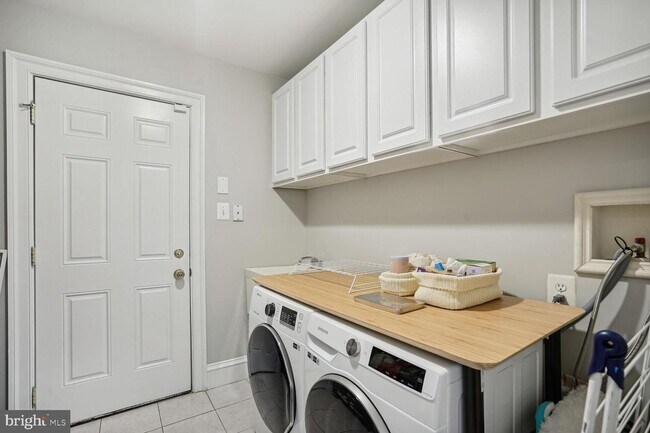 Building Photo - 5248 Clifton St