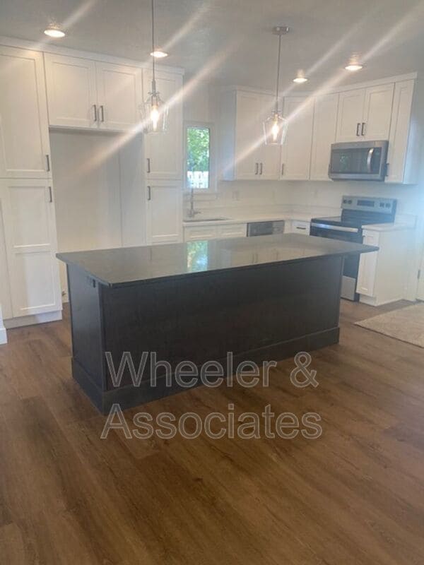 Building Photo - 3714 Brinker Ave