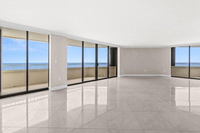 Building Photo - 5070 N Ocean Dr