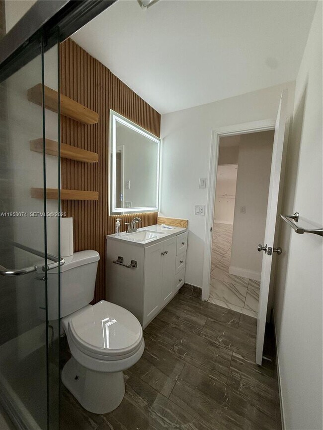 Building Photo - 19253 Carolina Cir