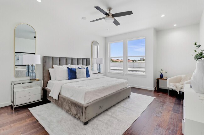 Building Photo - 2939 El Fenice Ln