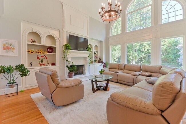 Building Photo - 3030 Sugarloaf Club Dr