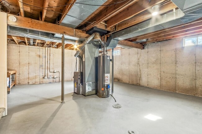 Building Photo - 1302 N Gammon Rd