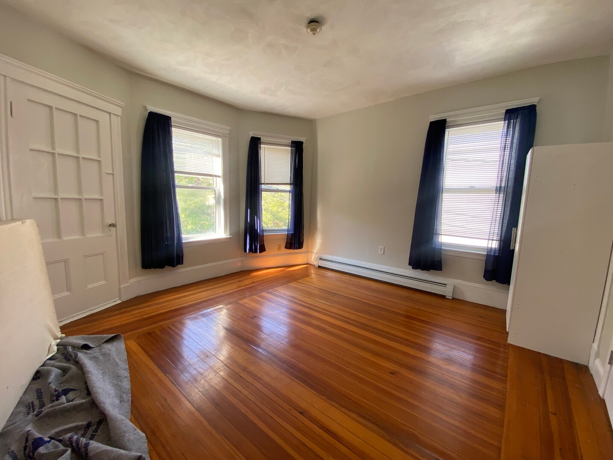 Building Photo - 49 Conwell Ave