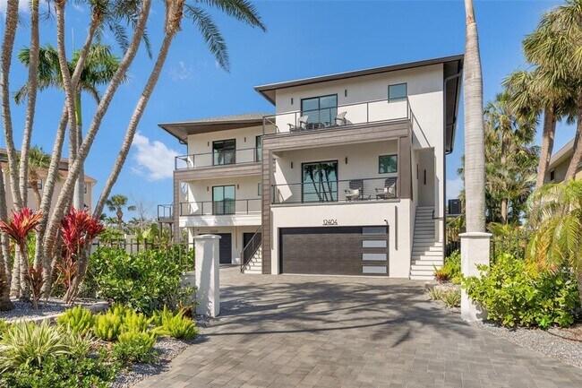 Primary Photo - 12404 Capri Cir N