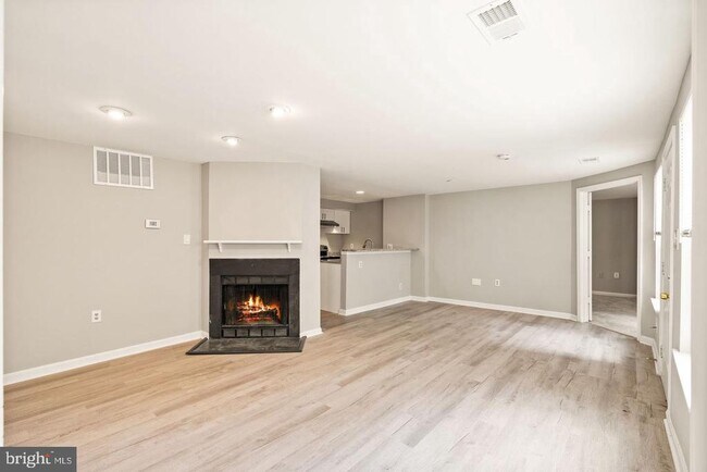 Building Photo - 4401 Pembrook Village Dr