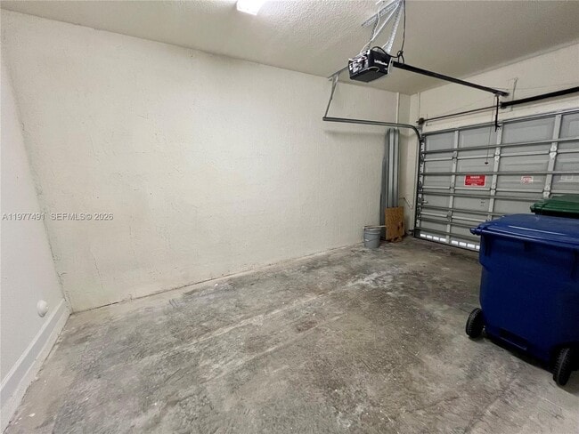 Building Photo - 15000 SW 119th Ln