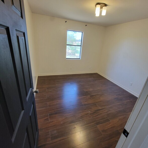 Building Photo - 3818 N Lost Creek Loop