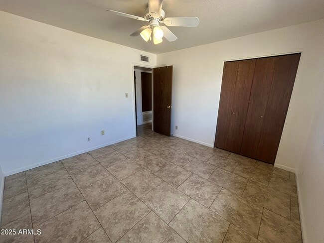 Building Photo - 1302 W 13th St