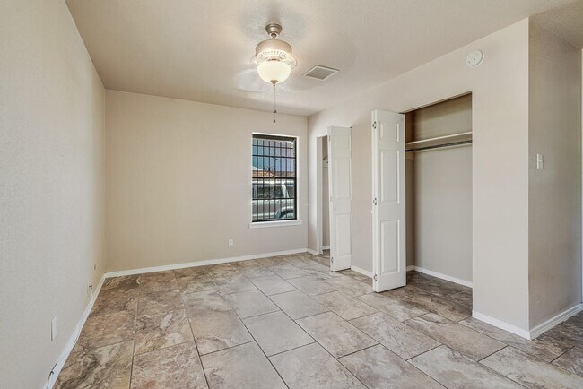 Building Photo - 5301 Marcillus Ave