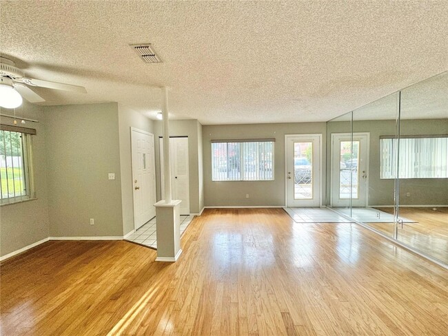 Building Photo - 8302 Waterview Way