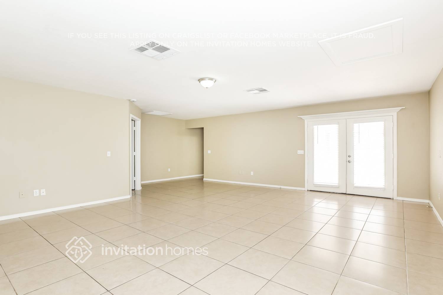 Building Photo - 134 S Main Dr