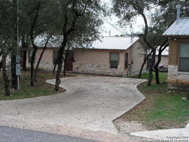 Building Photo - 440 Clearview Canyon