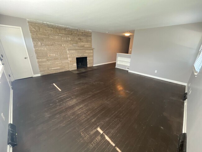 Building Photo - 781-783 S Kellner Rd
