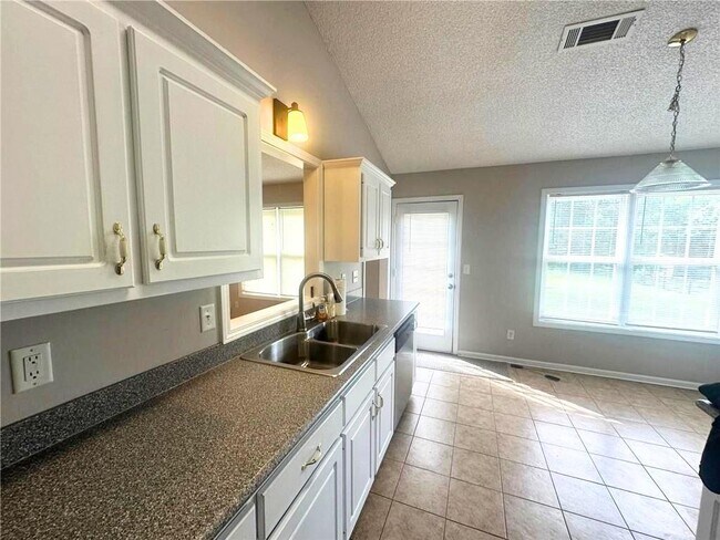 Building Photo - 2743 Sam Calvin Dr