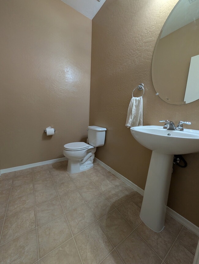 Building Photo - 1250 S Rialto