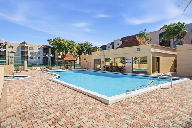 Building Photo - 10401 W Broward Blvd