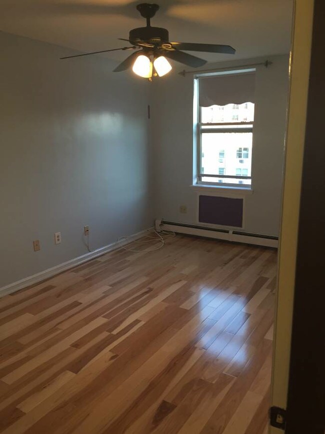 Building Photo - 2028 Bergen St