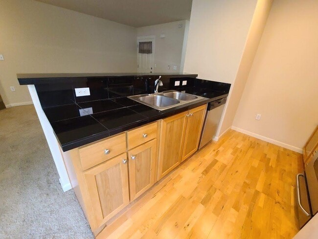Building Photo - 6298 SW Grand Oaks Dr