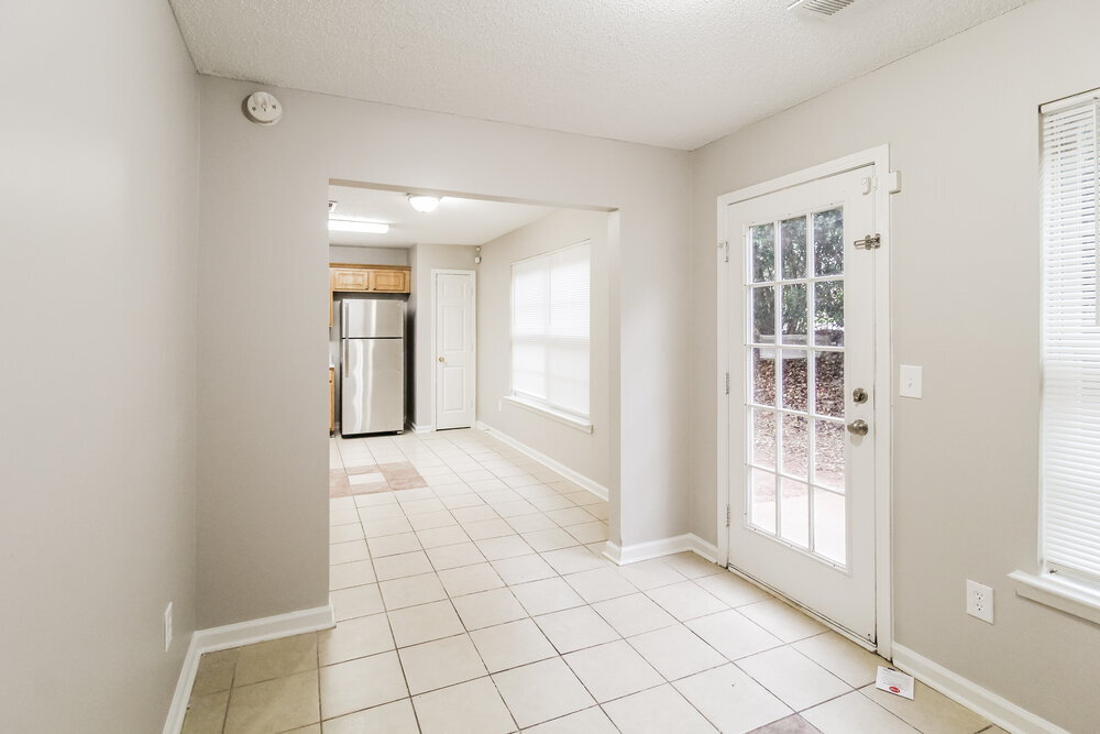 Building Photo - 401 Kendall Ln